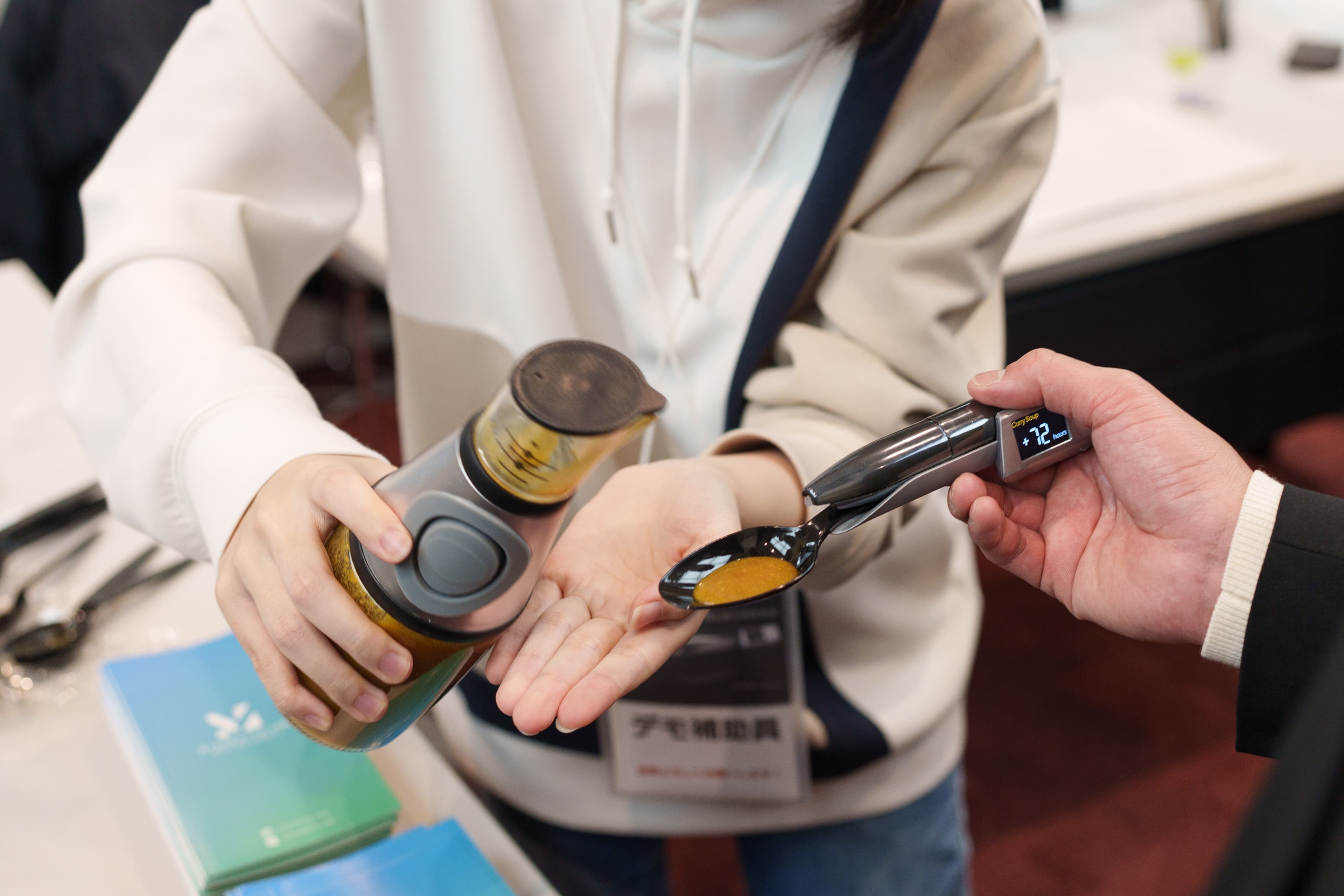 インタラクション2024,ChronoSpoon,デモの様子